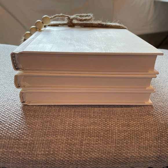 Painted book decor - Picture 5 of 8